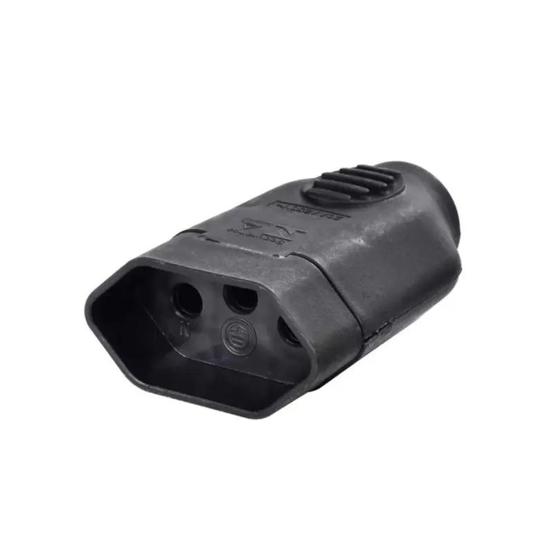 Plug Femea 2P+T 20A 250V Preto Ilumi